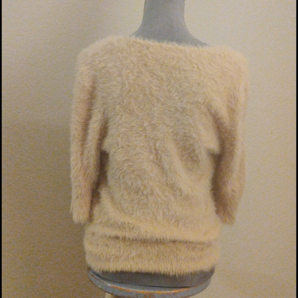 Soft, fuzzy, 3/4 sleeve sweater - Picture 4 of 4